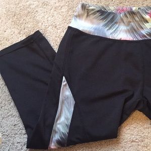 Black workout athletic apparel leggings with color